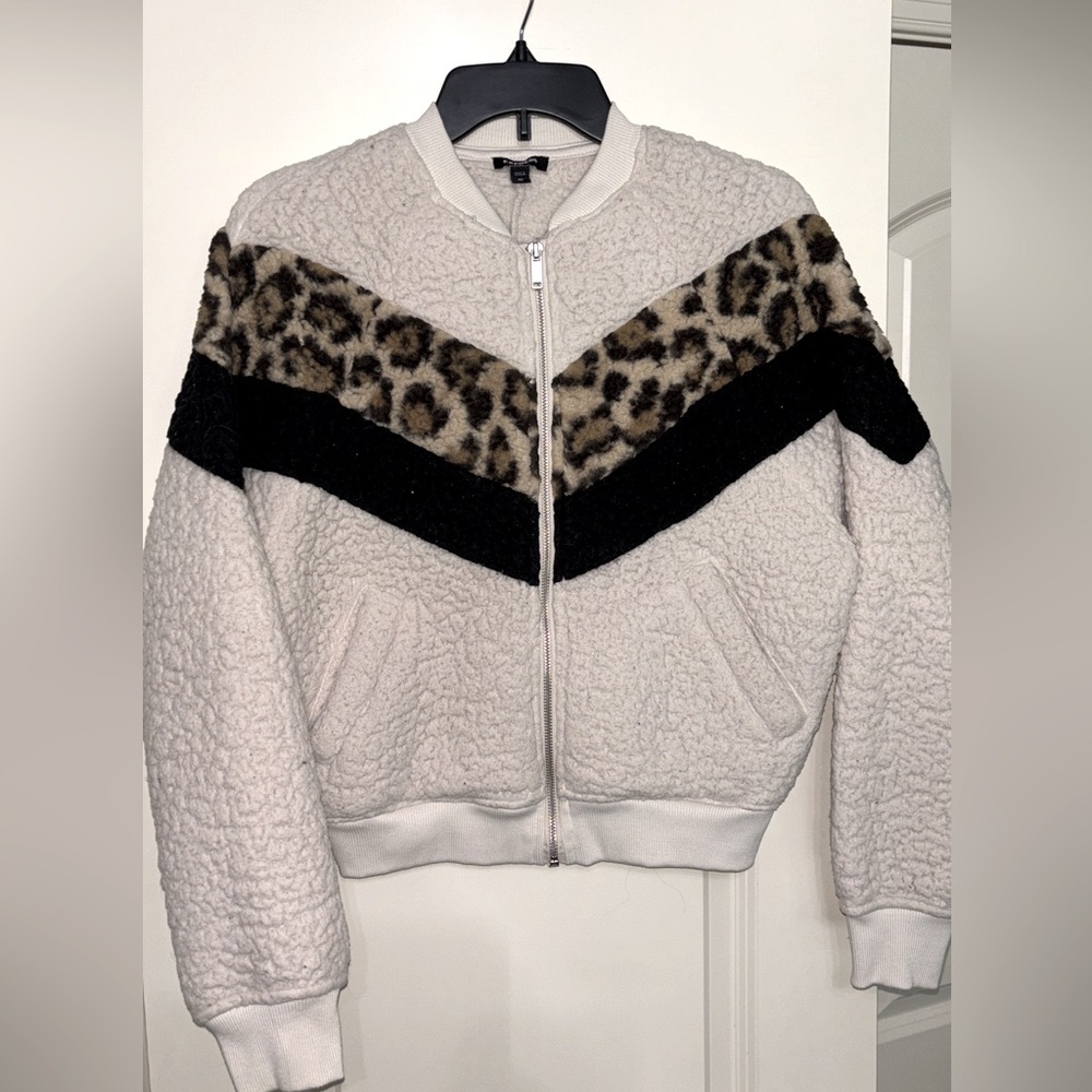 Express Fleece Zip Up Jacket. Leopard Print. Chevron. Size XS. VGUC